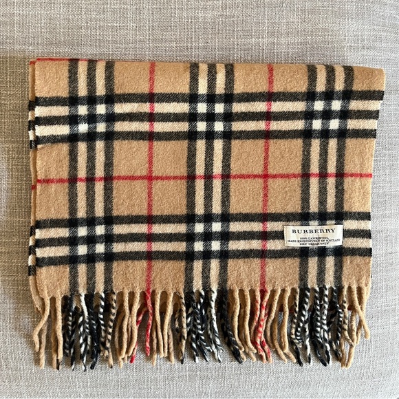 BURBERRY Novacheck Unisex Scarf in traditional Camel, Black and Red Colorway. - Picture 3 of 10